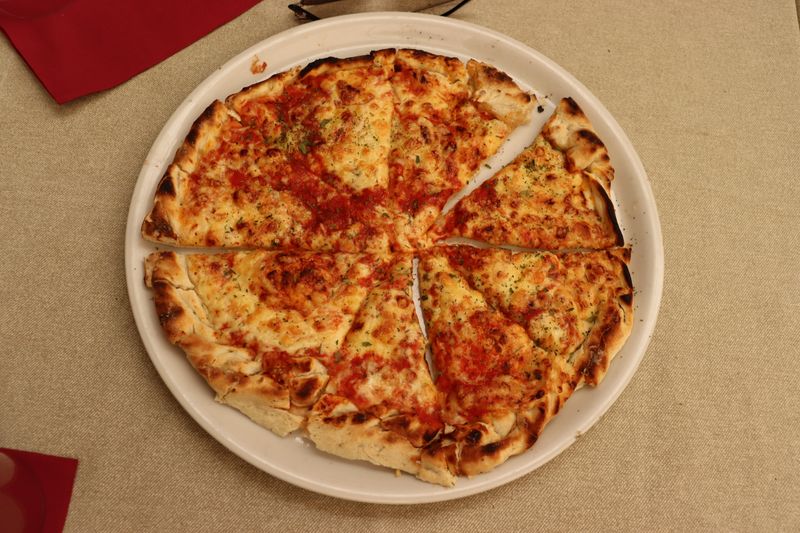 Four Cheese pizza quattro formaggi